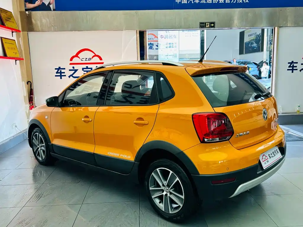Volkswagen Polo 2014 2012 1.6L Cross Polo AT
