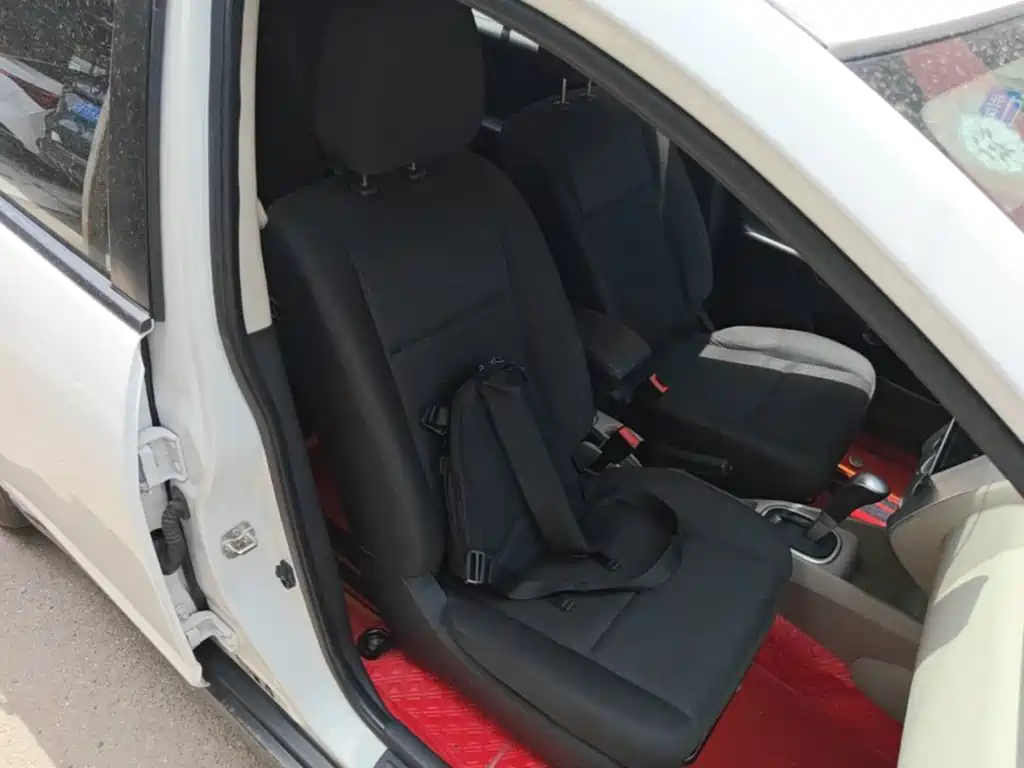 Venucia R50 2017 2015 1.6L Automatic Fashion Edition
