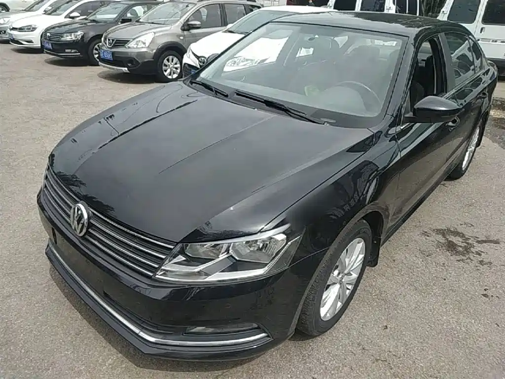 Volkswagen Lavida 2015 1.6L Automatic Comfort Edition фото 2