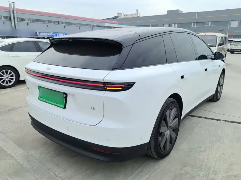 Фото 7 - Li Auto i6