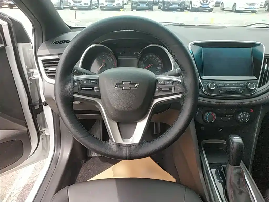 Chevrolet Monza 2019 RS 330T Auto Smooth Edition China VI фото 11