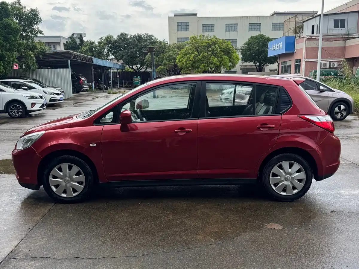 Venucia R50 2013 2013 1.6L Auto Fashion