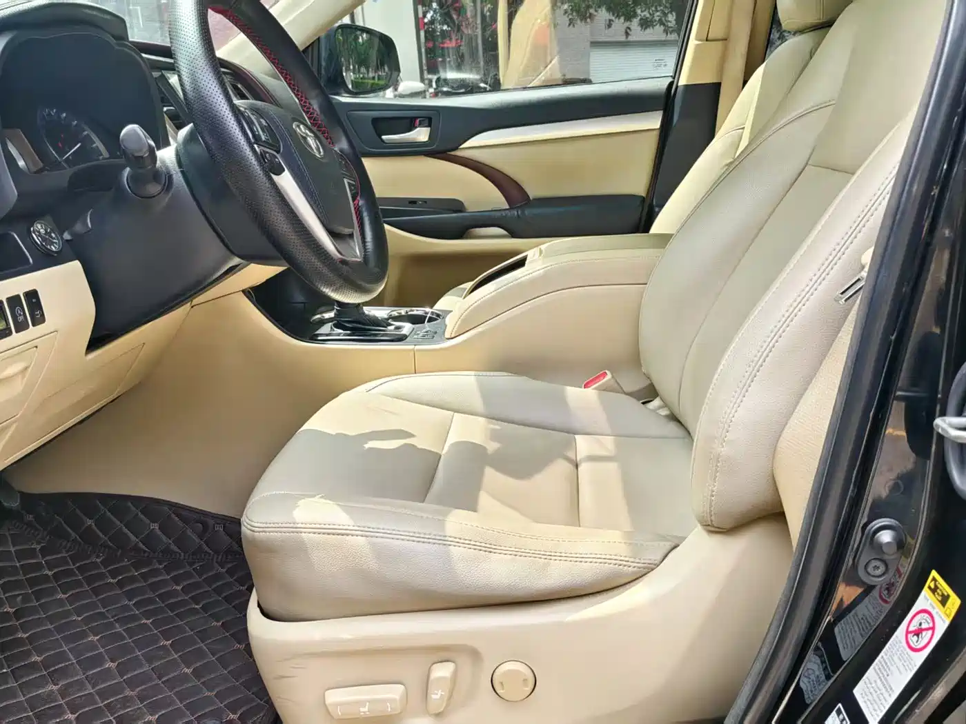 Toyota Highlander 2015 2.0T AWD Luxury Edition 7-seater фото 4