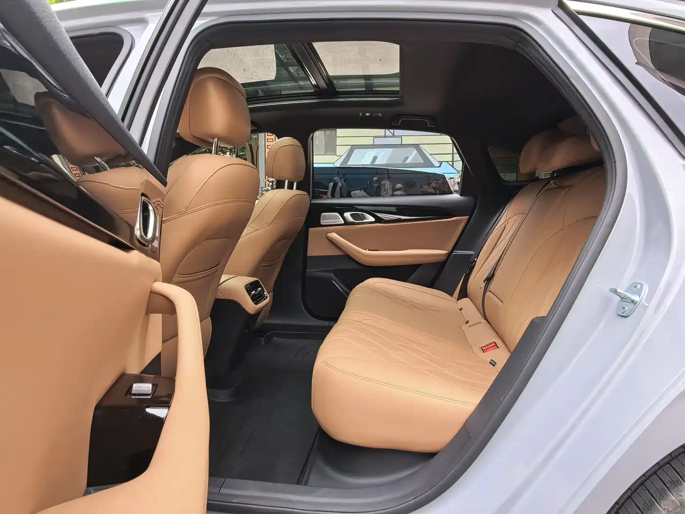 Geely Galaxy Galaxy A7 2025 EM-i 150km Explorer+ Edition фото 15