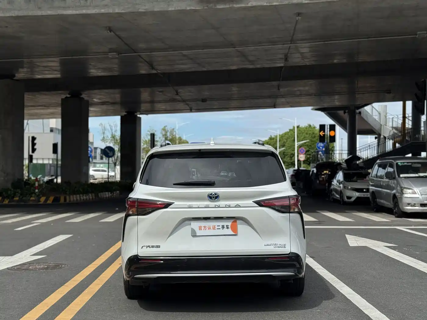 TOYOTA SIENNA