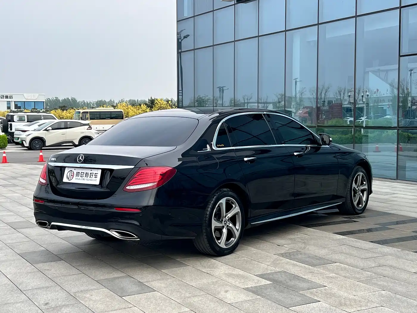 Mercedes-Benz E-Class 2018 E 300 L Luxury фото 6