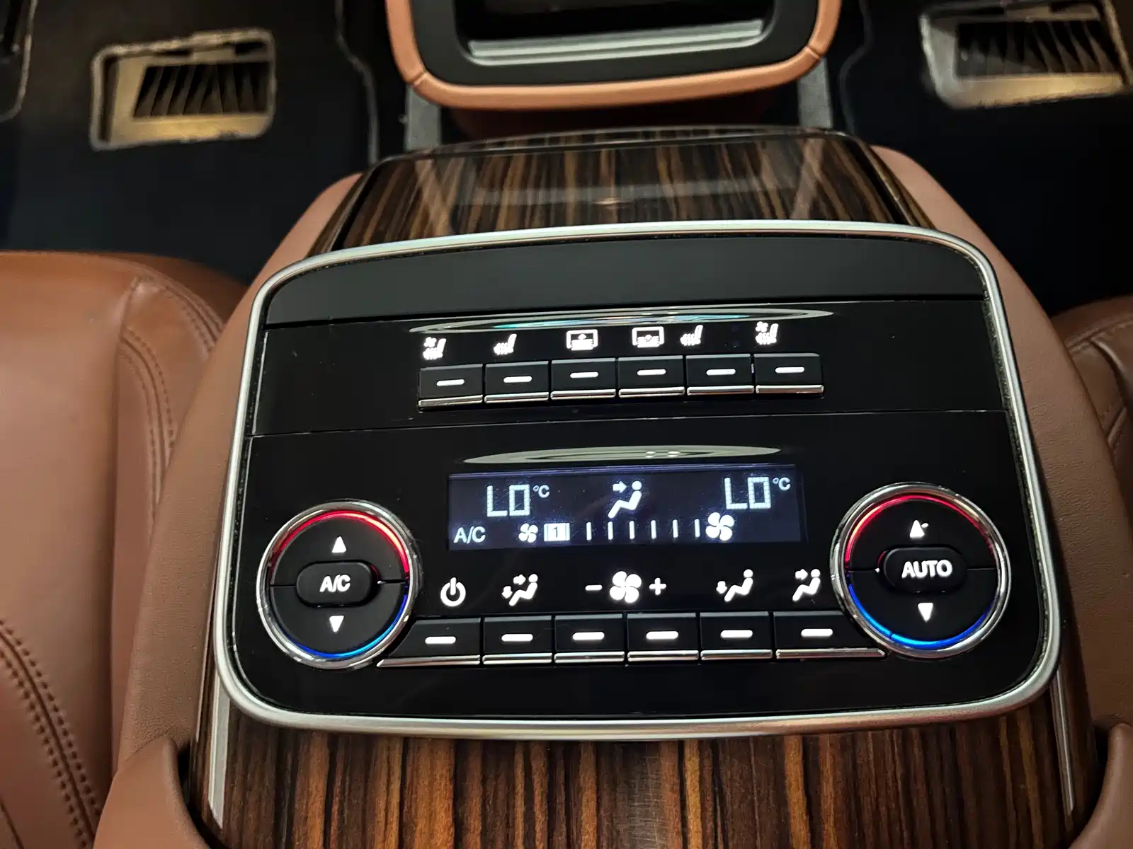 Photo 16 - Maserati Quattroporte