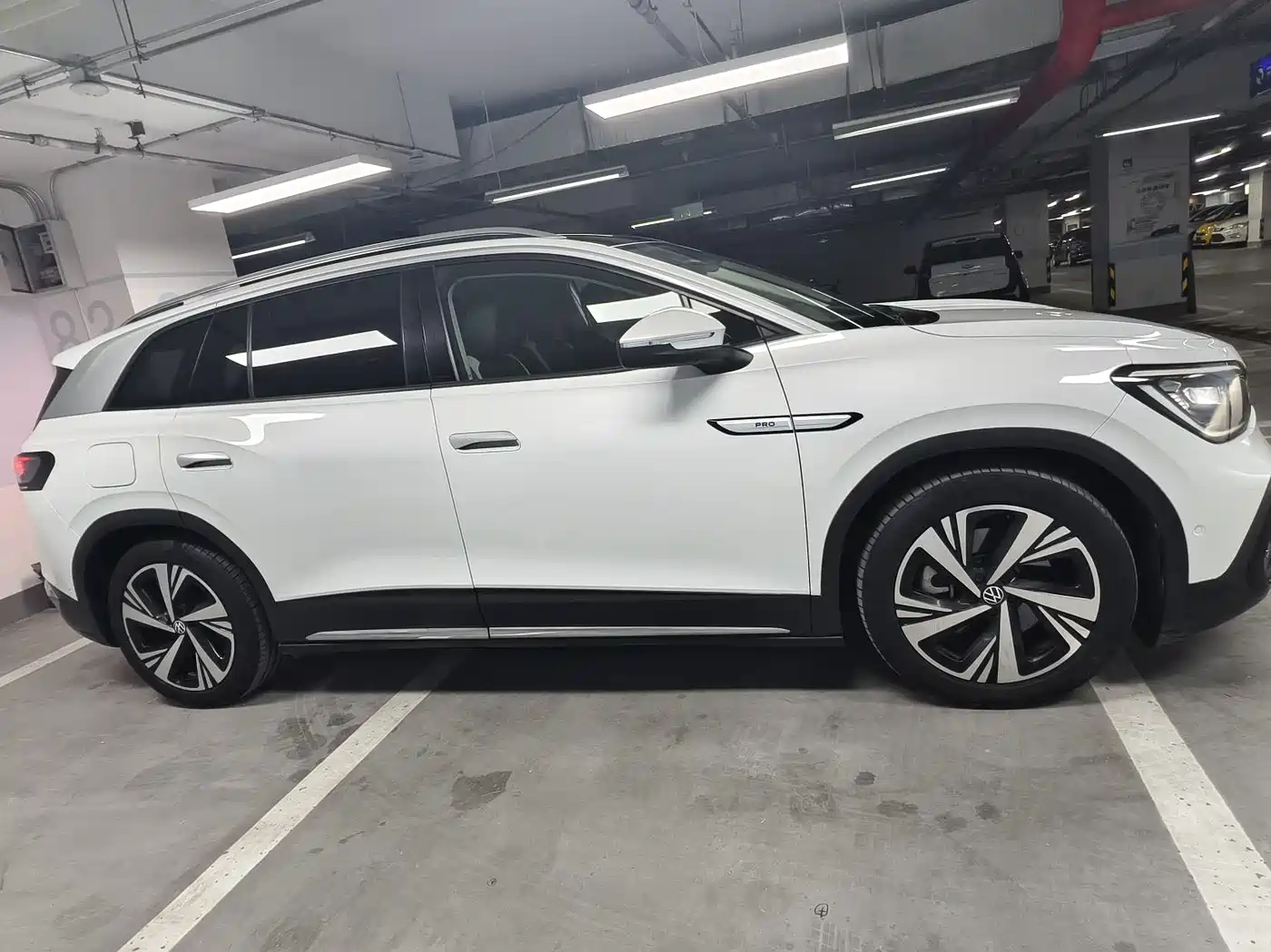 VOLKSWAGEN ID.6 CROZZ