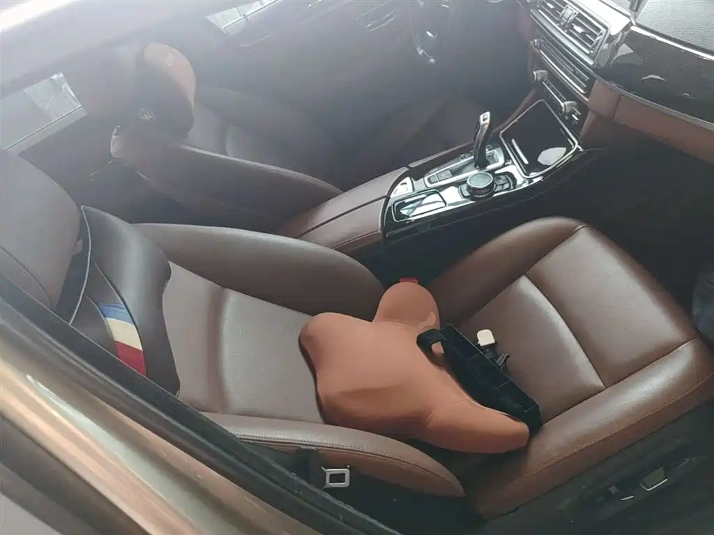 Photo 4 - BMW 5 Series