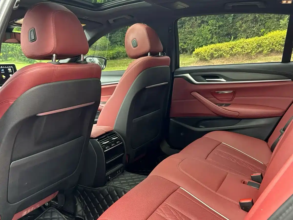 BMW 5 Series 2023 530Li Leading M Sport Package фото 14