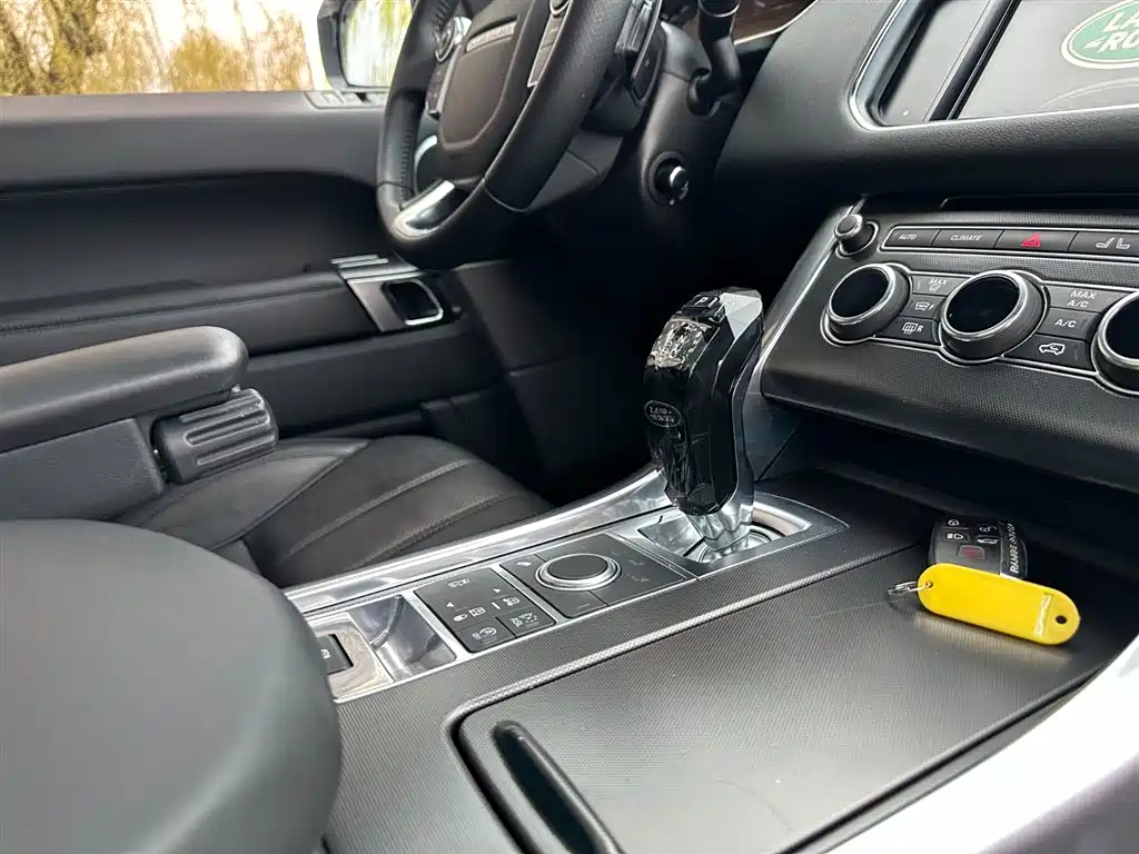Land Rover Range Rover Sport 2016 Model 3.0 SC V6 HSE DYNAMIC фото 18