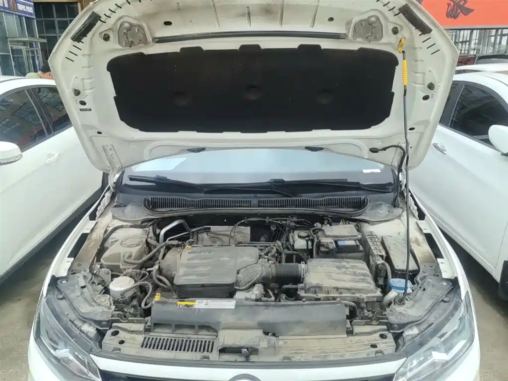 Volkswagen Polo 2019 Plus 1.5L Automatic Panorama Enjoyment Edition фото 20