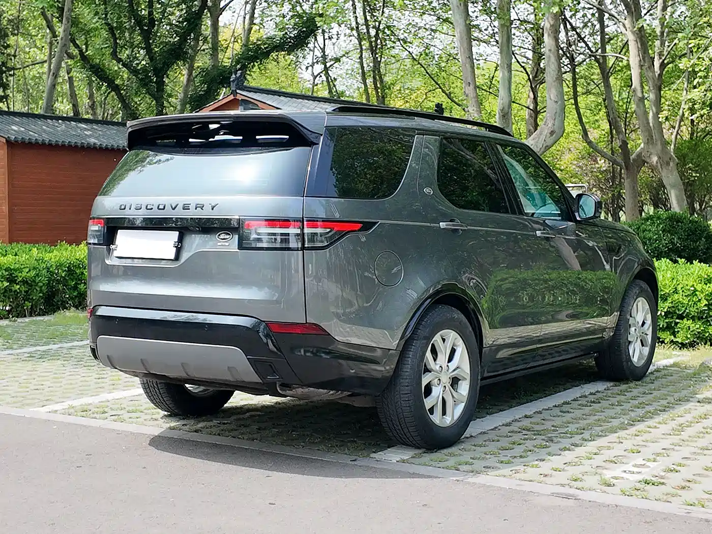Land Rover Discovery 2018 3.0 SC V6 SE фото 13