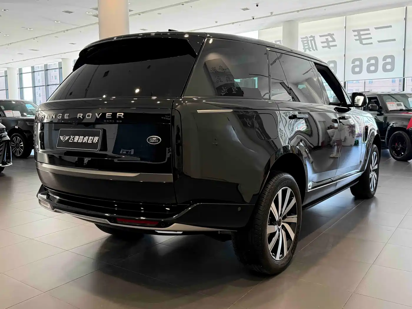 Land Rover Range Rover 2026 2026 Model 3.0 L6 400PS SE Long Wheelbase Version