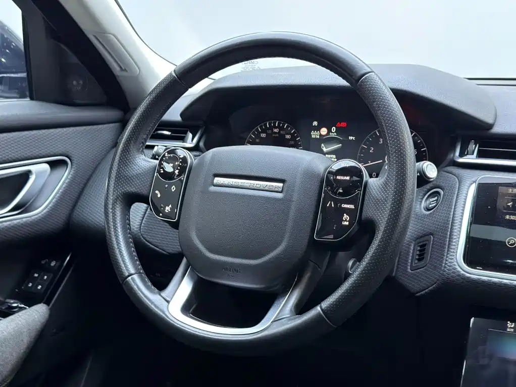 Фото 10 - Land Rover Range Rover Velar