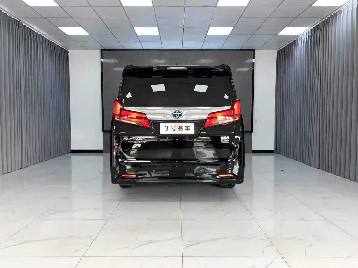 Toyota Alphard 2019 Hybrid 2.5L Premium Edition фото 2
