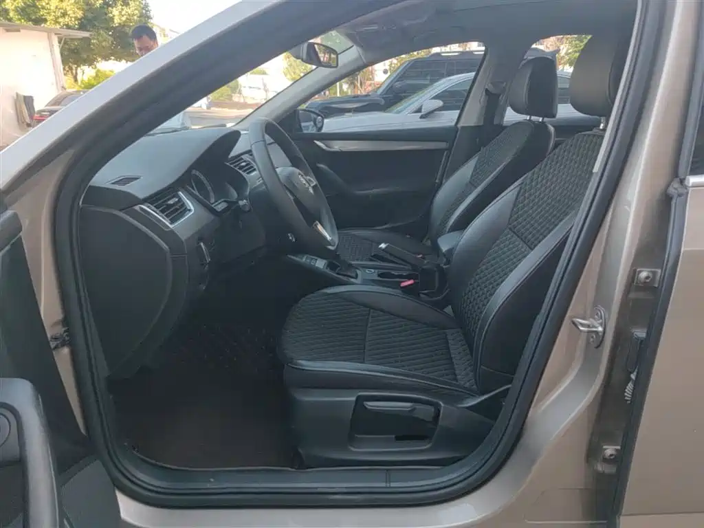 SKODA OCTAVIA