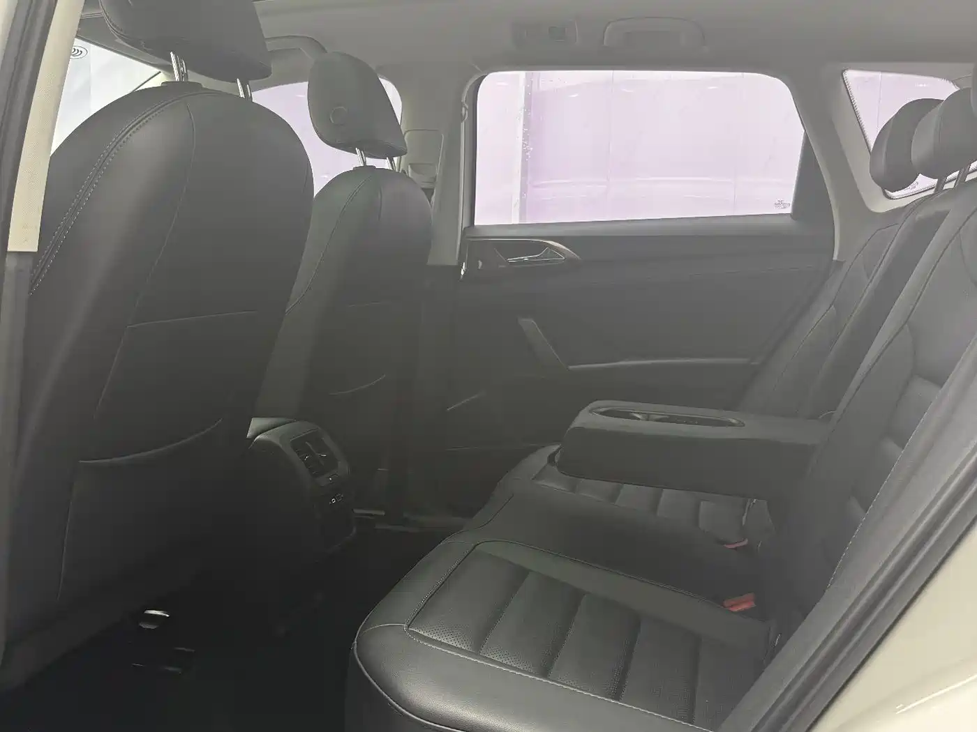 Volkswagen Tharu 2021 280TSI 2WD Luxury Plus фото 17