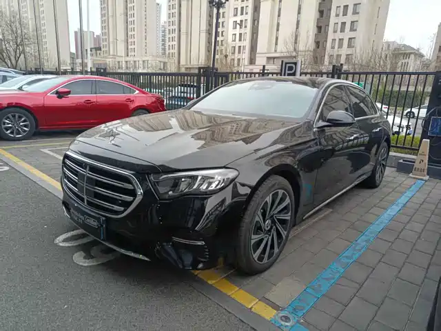 MERCEDES-BENZ E CLASS