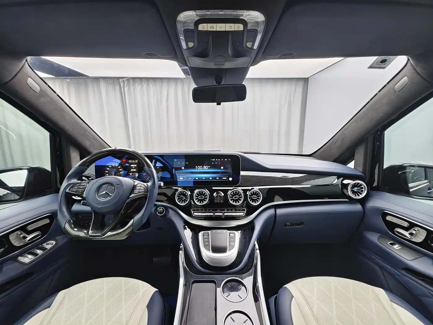 Mercedes-Benz Vito 2023 2.0T Business 7-Seater фото 7