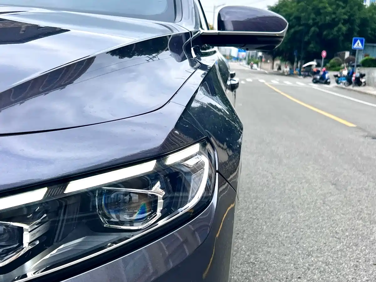 Фото 4 - Geely Preface