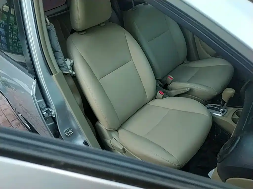 Nissan Livina 2015 2013 1.6XE CVT Comfort