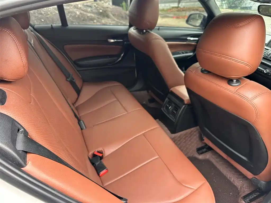BMW 1 Series (Import) 2012 118i Leading фото 9