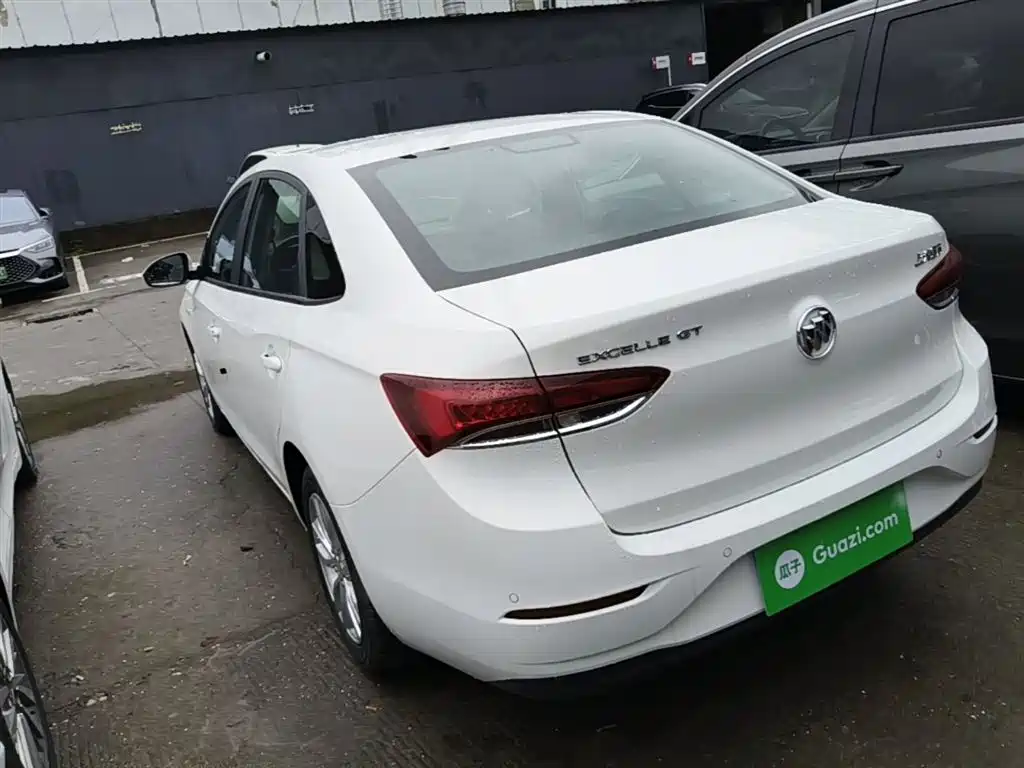 Buick Excelle 2021 Facelift Exemplar 1.5L Auto Progressive фото 5