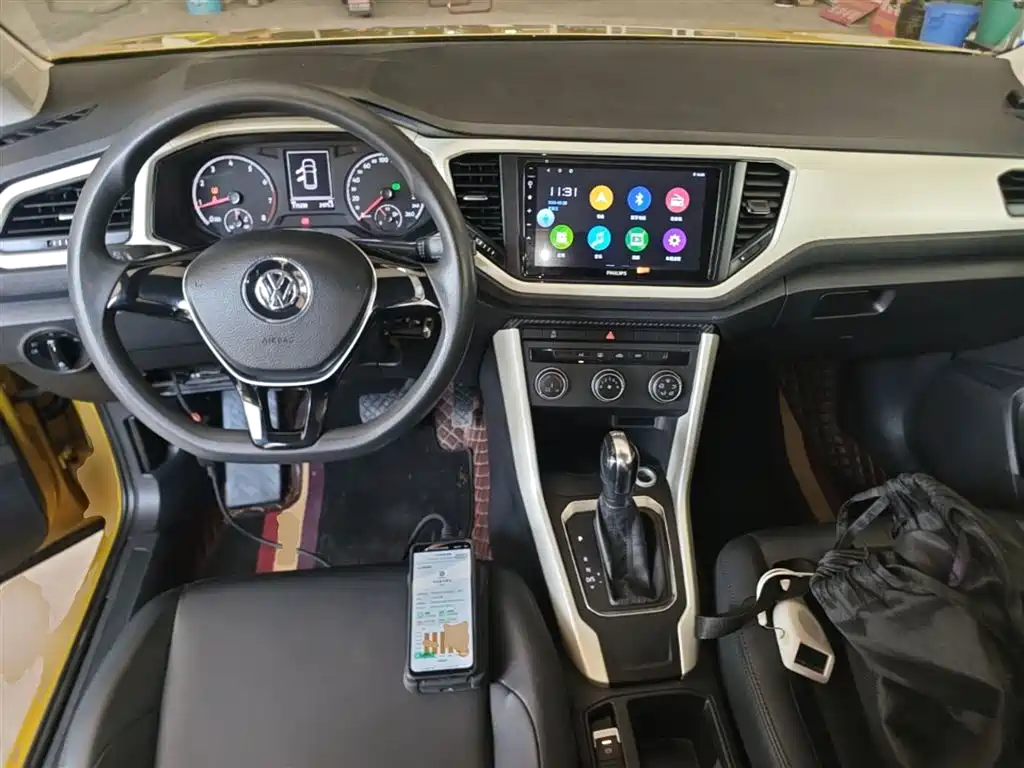 Volkswagen T-ROC 2018 230TSI DSG 2WD Fashion China V фото 10