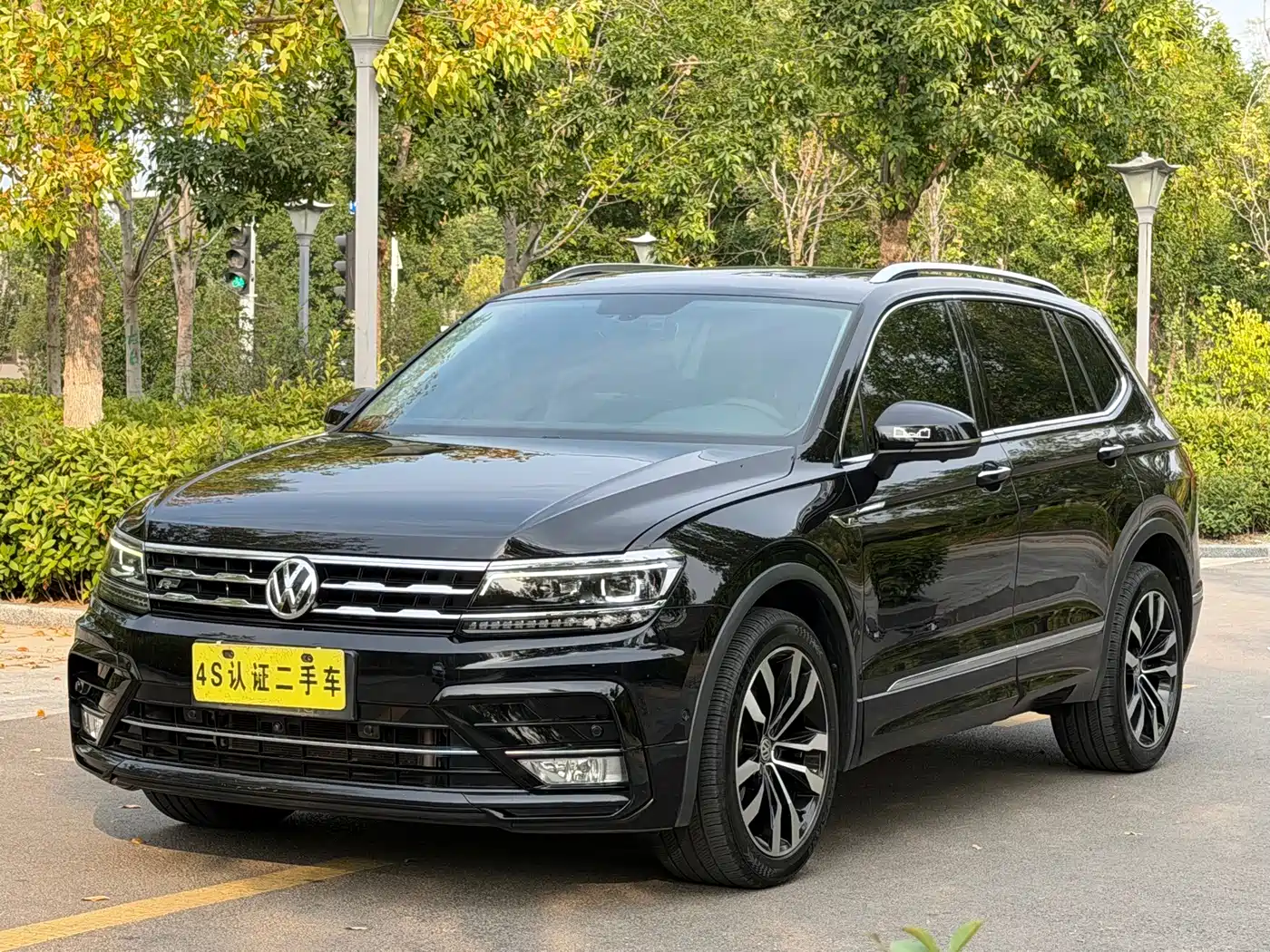 Фото 1 - Volkswagen Tiguan L