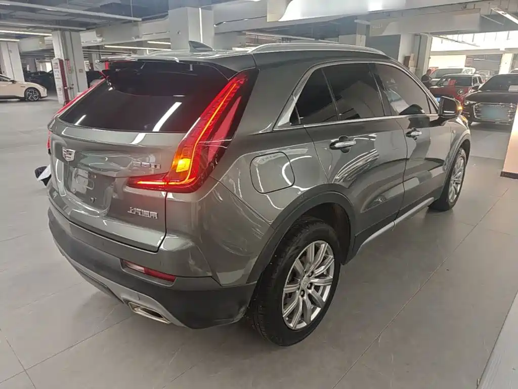 Cadillac XT4 2019 2018 28T FWD Leading Edition