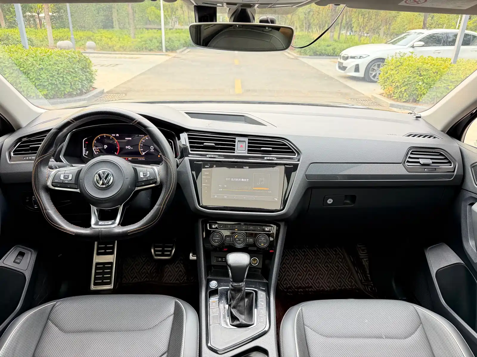 Фото 19 - Volkswagen Tiguan L