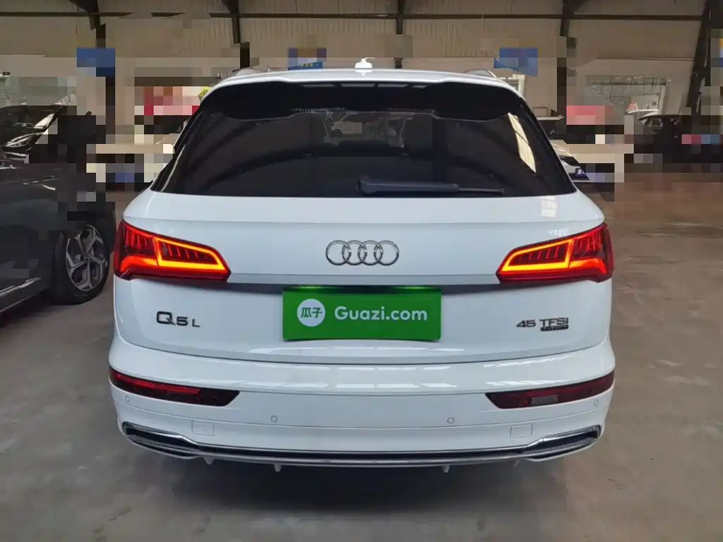 Фото 6 - Audi Q5L
