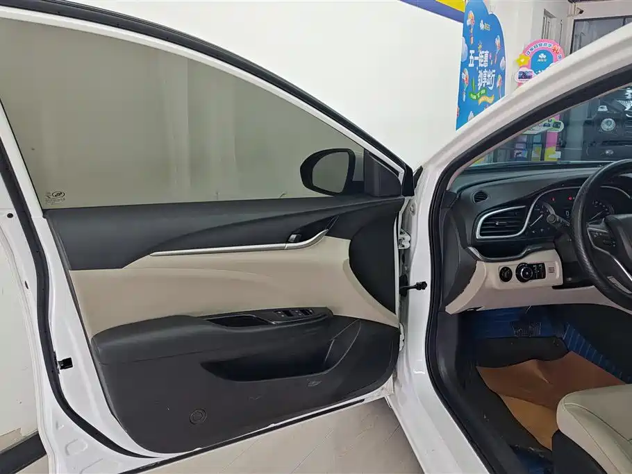 Buick Excelle 2018 15T Dual Clutch Elite (China V) фото 7