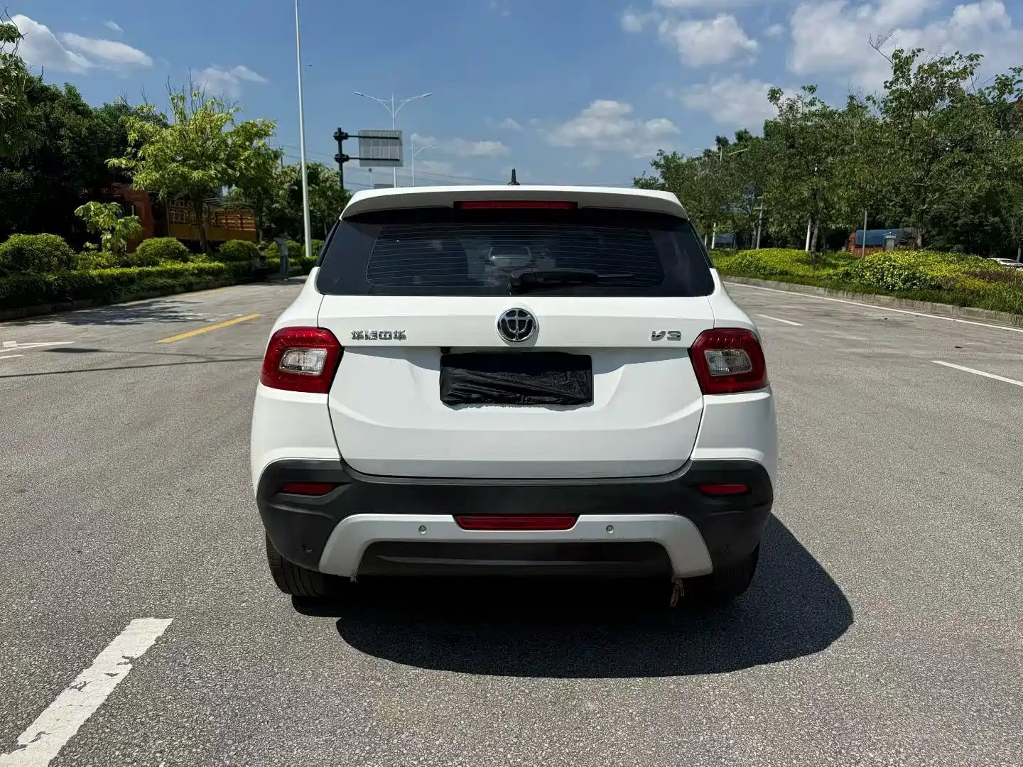 Фото 5 - Zhonghua V3