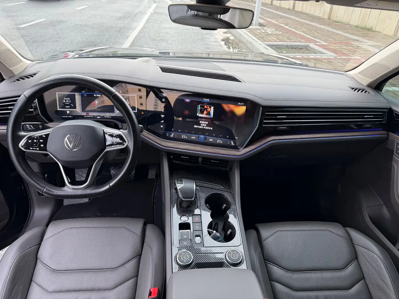 Фото 9 - Volkswagen Touareg