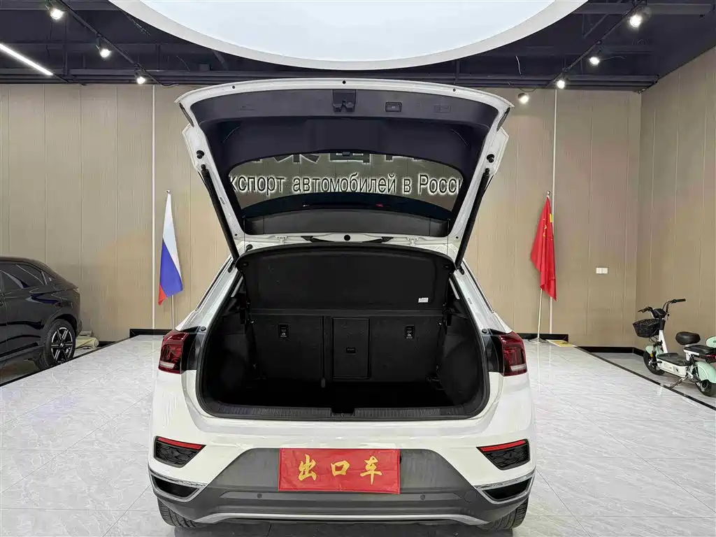 VOLKSWAGEN T ROC EXPLORING SONGS