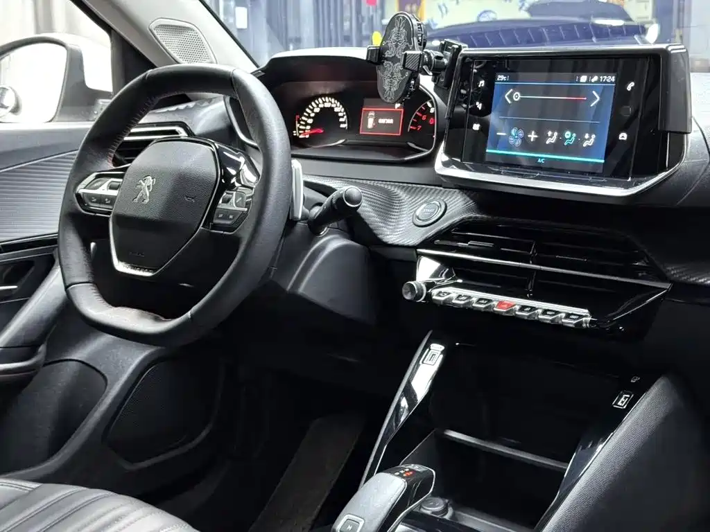 Peugeot 2008 2023 2022 230THP THE ONE