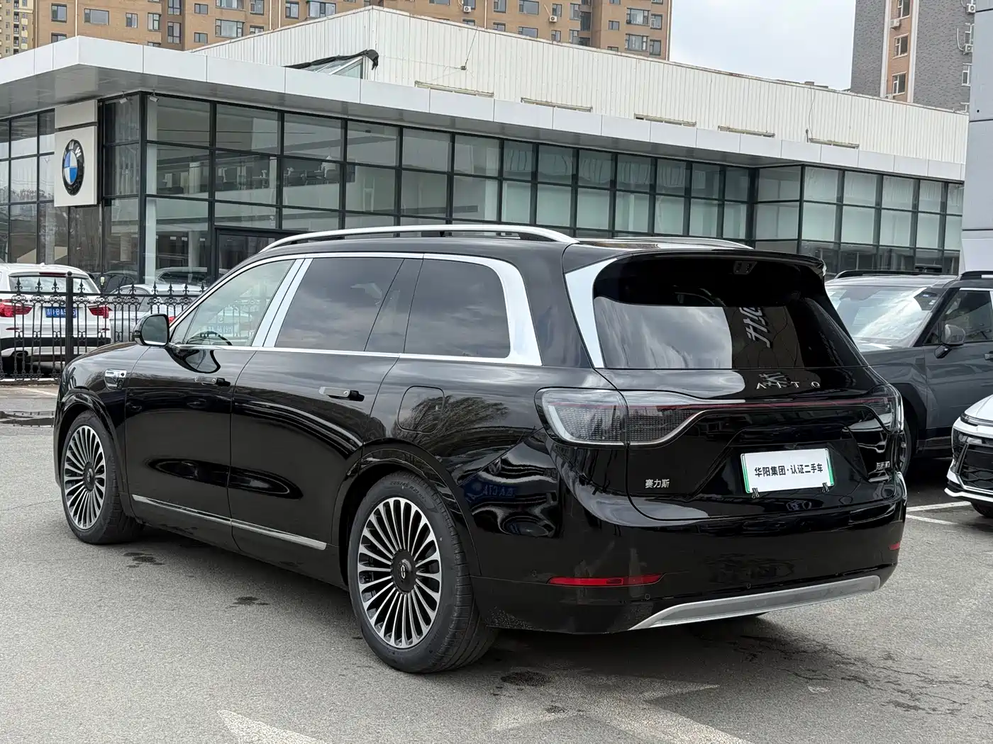 AITO Wenjie AITO M9 2025 Extended Range Ultra 52kWh 6-Seater фото 6
