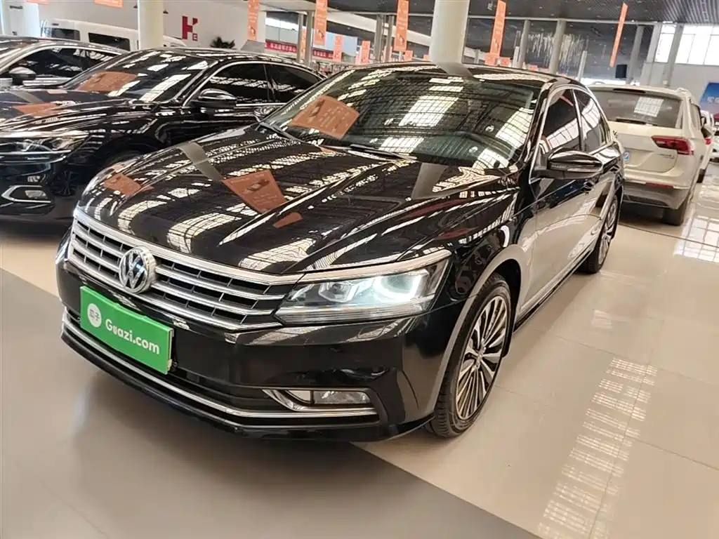 Volkswagen Passat 2016 330TSI DSG Executive Edition фото 2