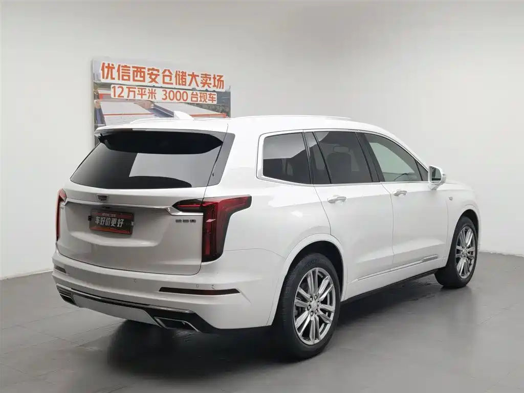 CADILLAC XT6
