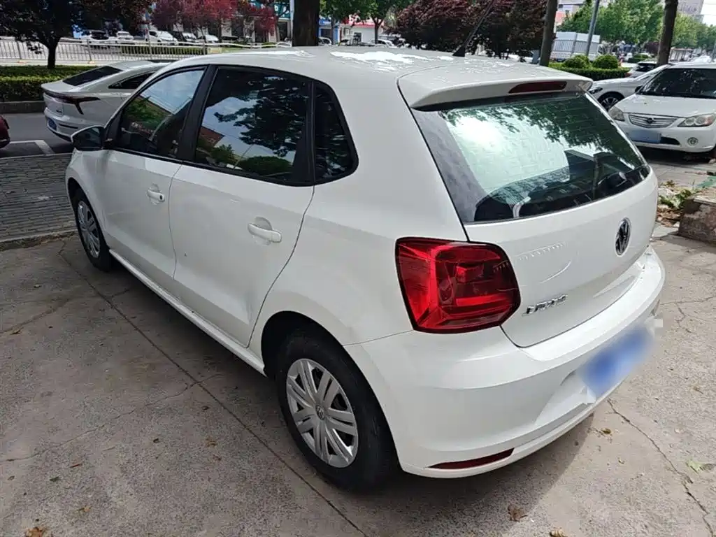 Volkswagen Polo 2016 1.4L Automatic Trend фото 5