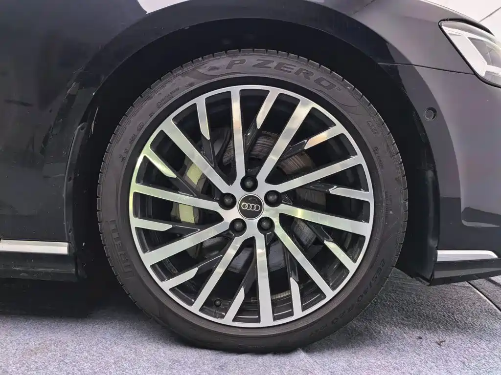 Audi A8 2025 2024 Model A8L 55 TFSI quattro Flagship