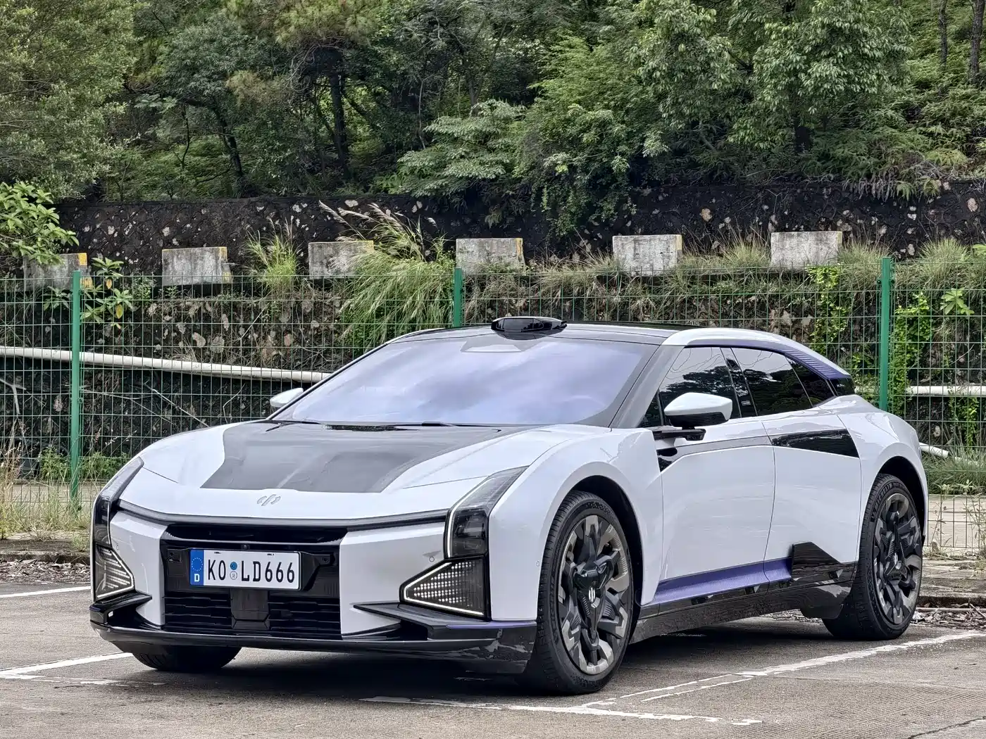 HiPhi Z 2023 5-Seater