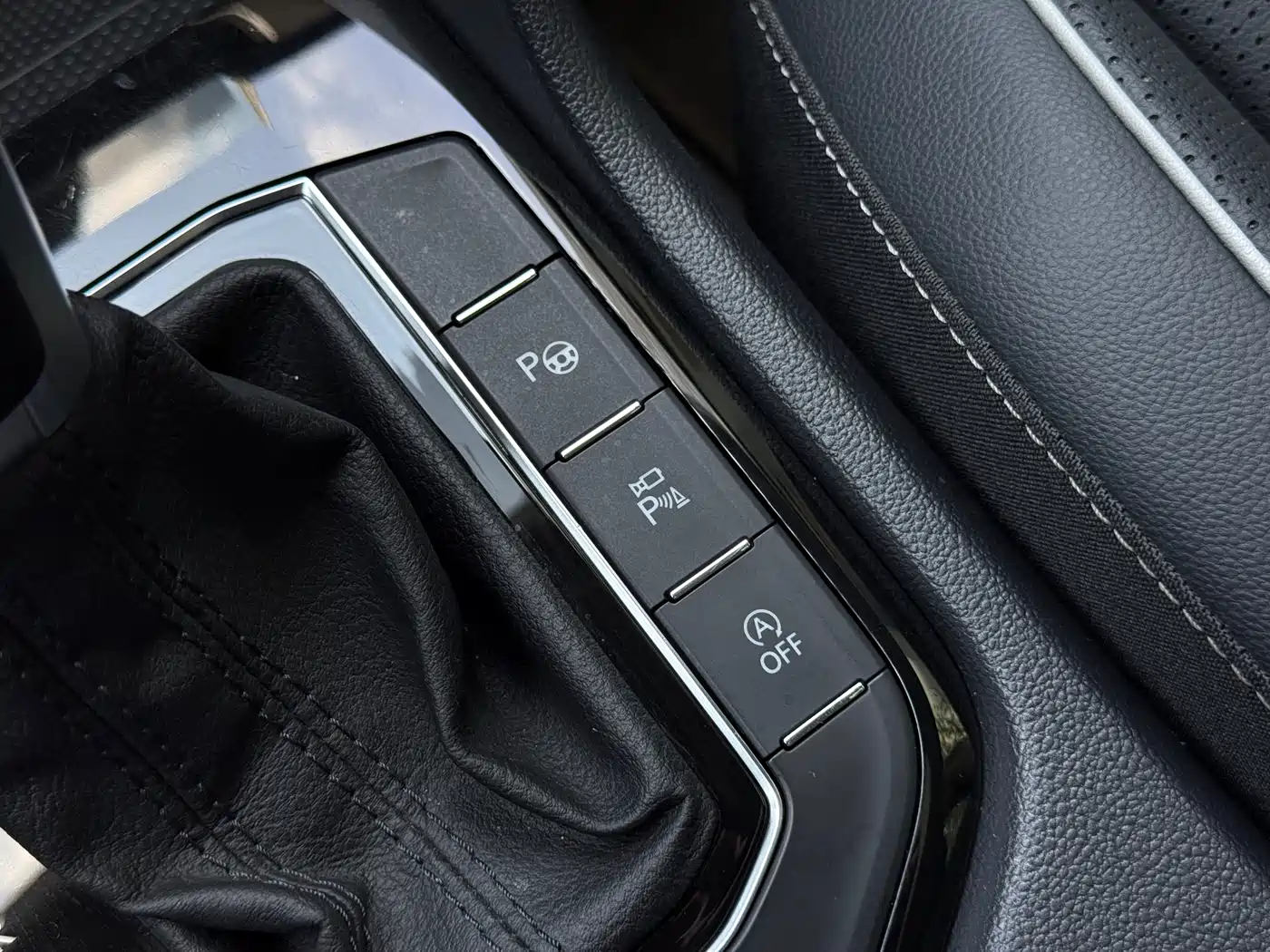 Volkswagen Tiguan L 2023 Facelift 330TSI Auto FWD R-Line Premium фото 35
