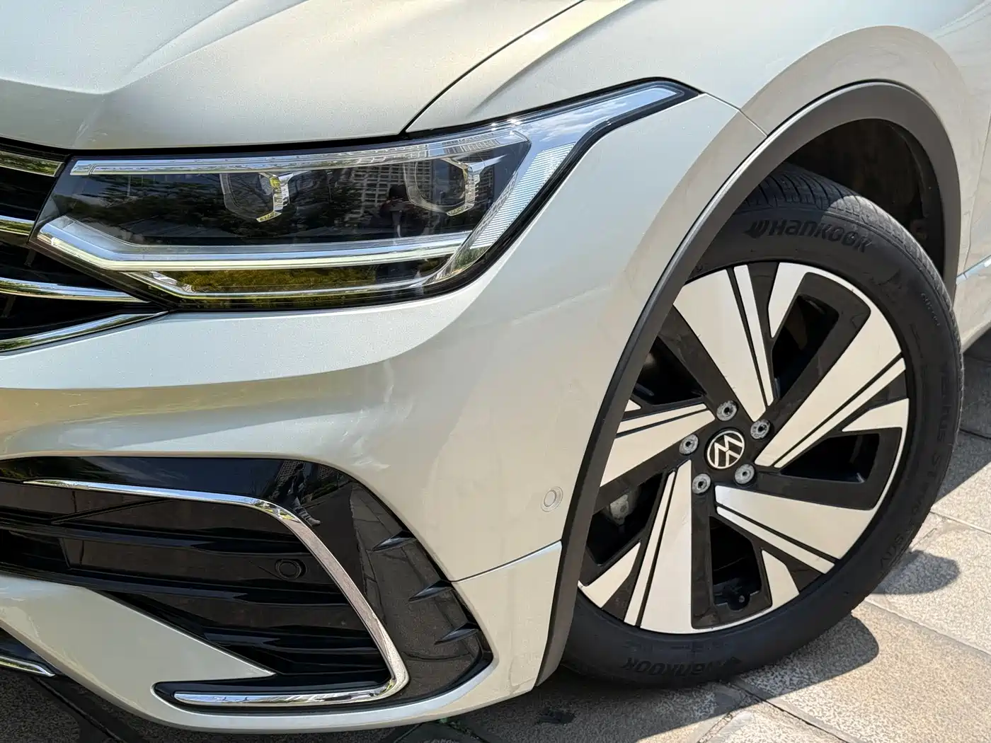 Volkswagen Tiguan L 2023 Facelift 330TSI Auto FWD R-Line Premium фото 43
