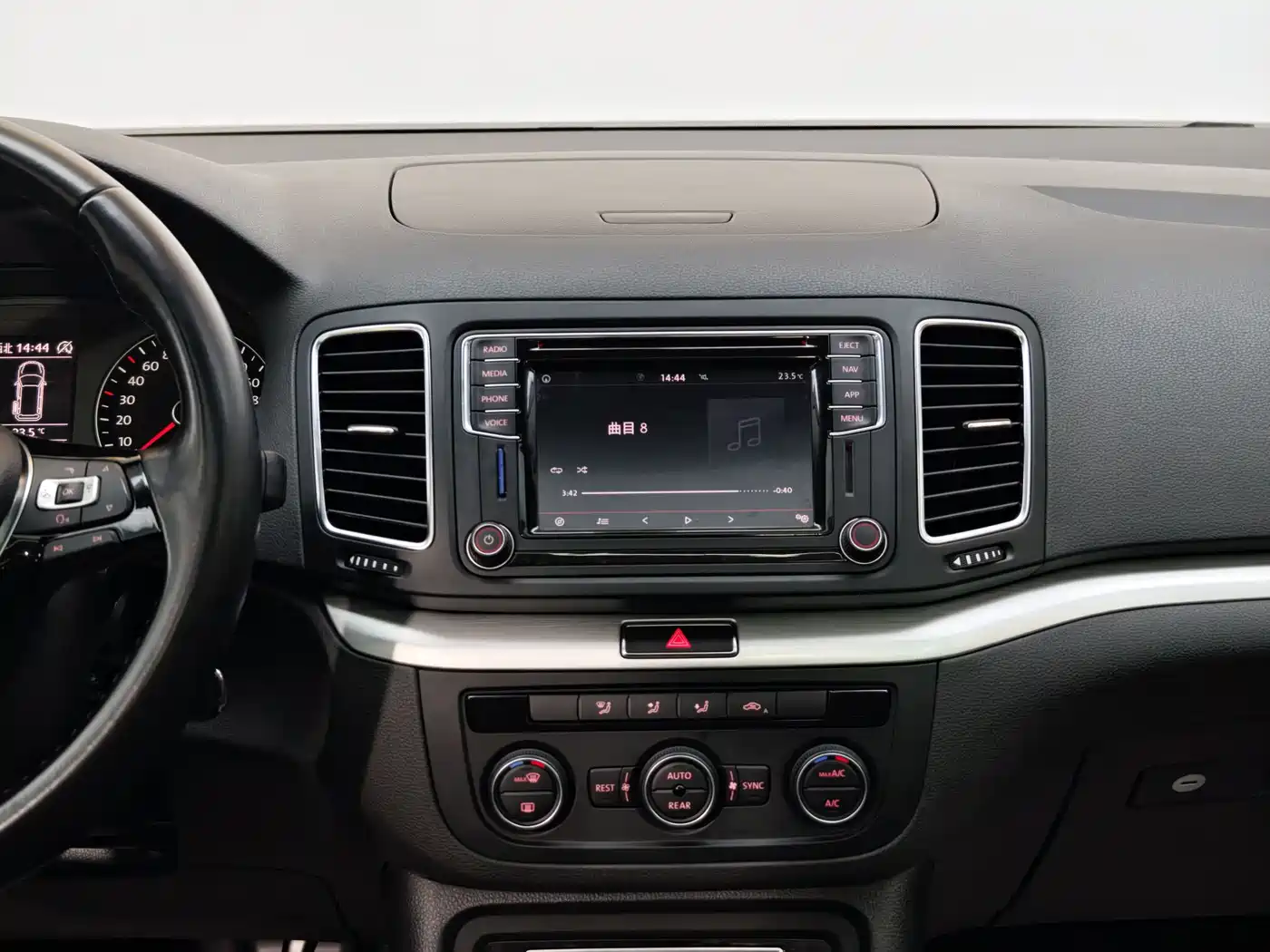 صورة 26 - Volkswagen Sharan