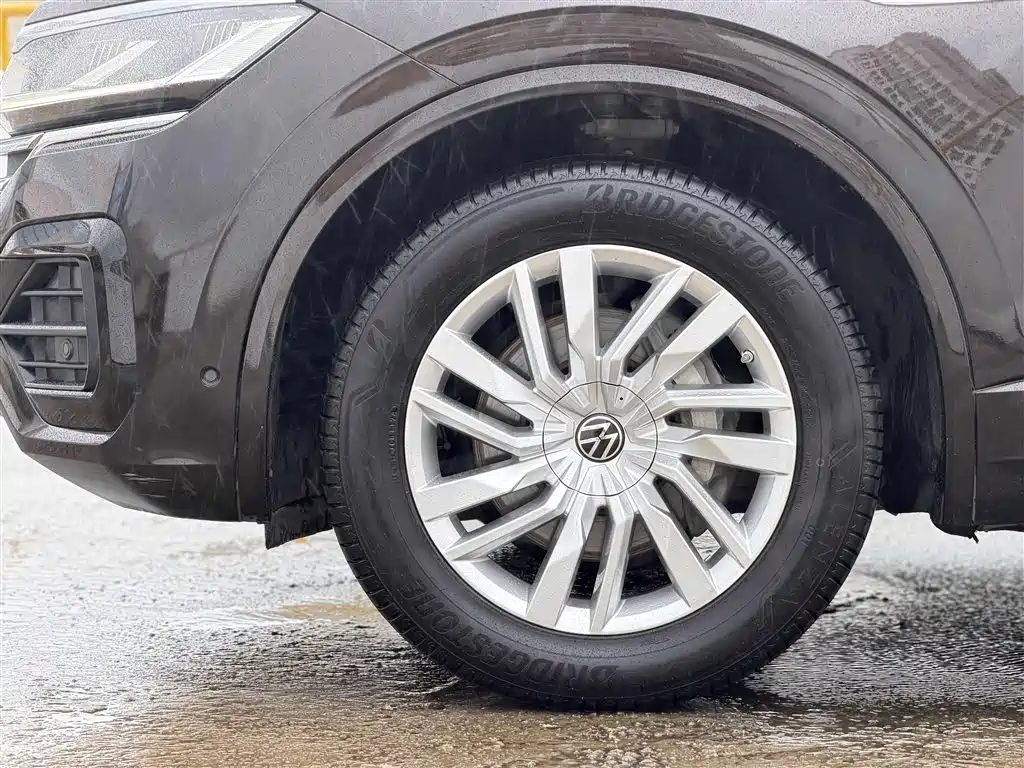 Фото 10 - Volkswagen Touareg