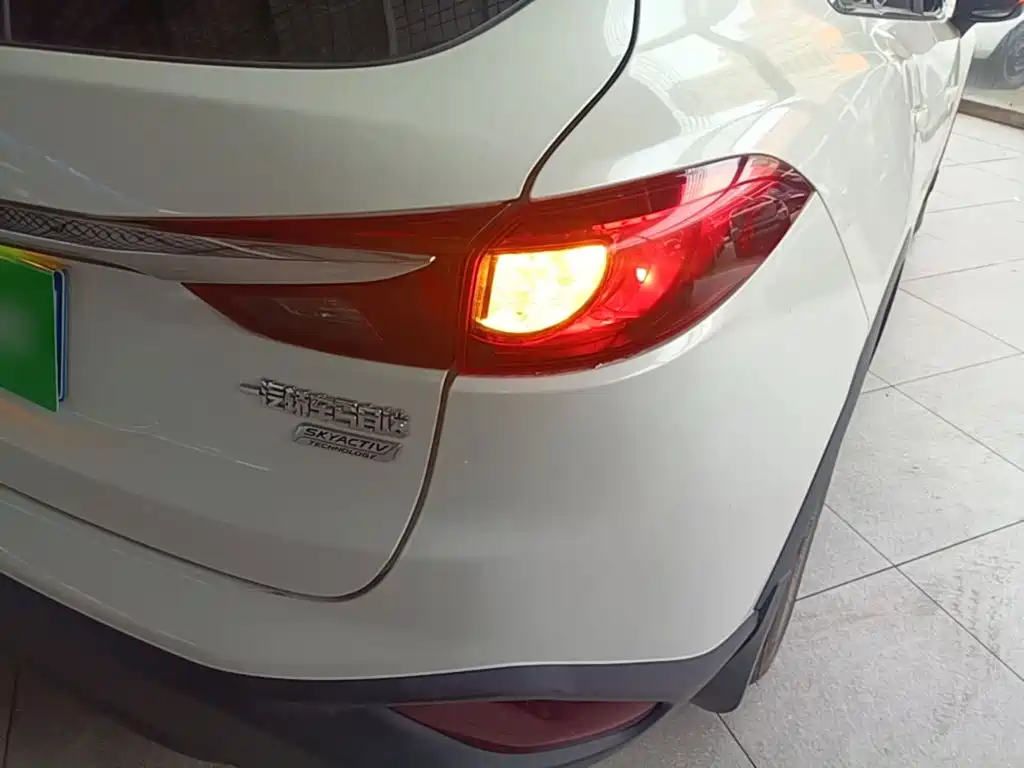 Фото 8 - Mazda CX-4