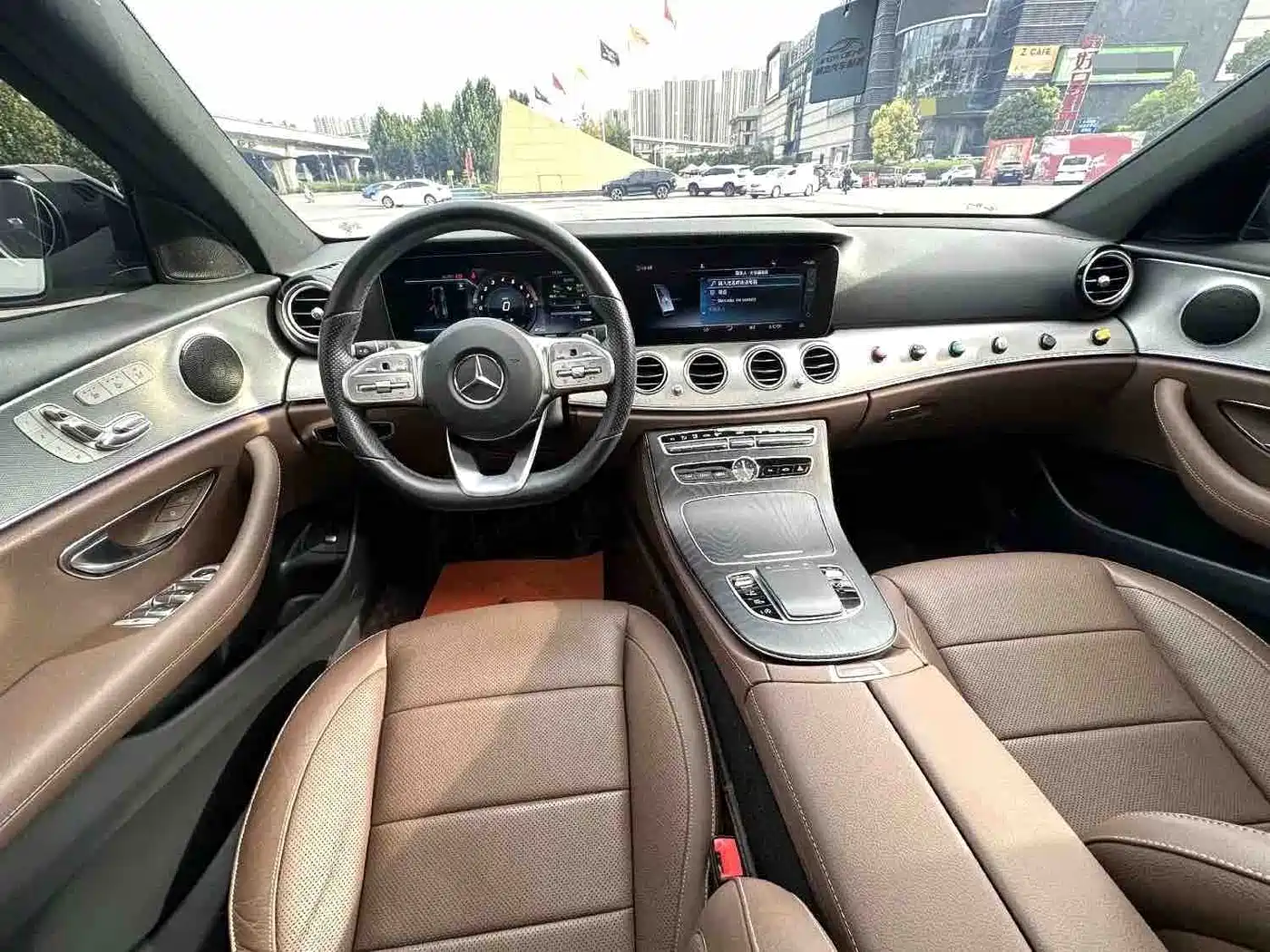 Photo 5 - Mercedes-Benz E-Class